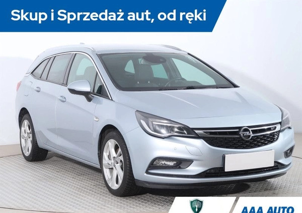 Opel Astra cena 46000 przebieg: 109955, rok produkcji 2017 z Gozdnica małe 326